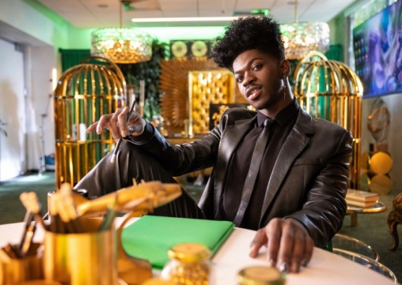 《英雄联盟》公布S12开幕嘉宾： Lil Nas X、王嘉尔等